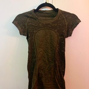 lululemon athletica Olive Short Sleeve Tee
